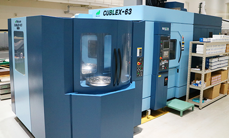 5軸複合マシニングセンター