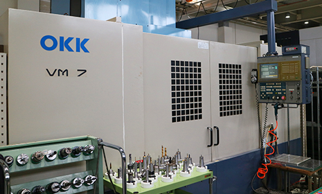 立形3軸マシニングセンター